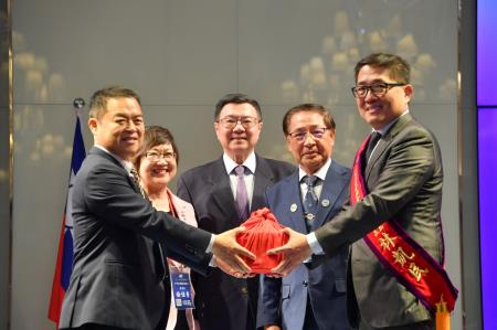 2024年7月16日_1行政院長卓榮泰出席亞洲台灣商會聯合總會第31屆第3次理監事聯席會議閉幕典禮 _4_　共6張