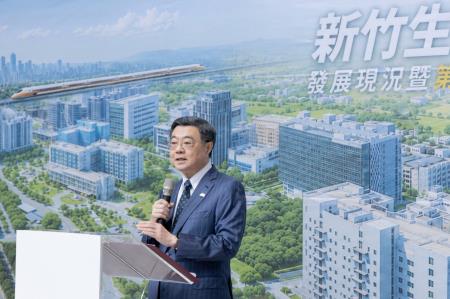 2026年7月31日行政院長卓榮泰視察新竹生物醫學園區發展現況暨第四生技大樓推動情形 　共6張