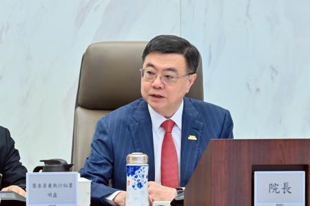 2025年7月22日行政院長卓榮泰主持行政院經濟發展委員會第2次顧問會議（創新經濟分組） 　共4張
