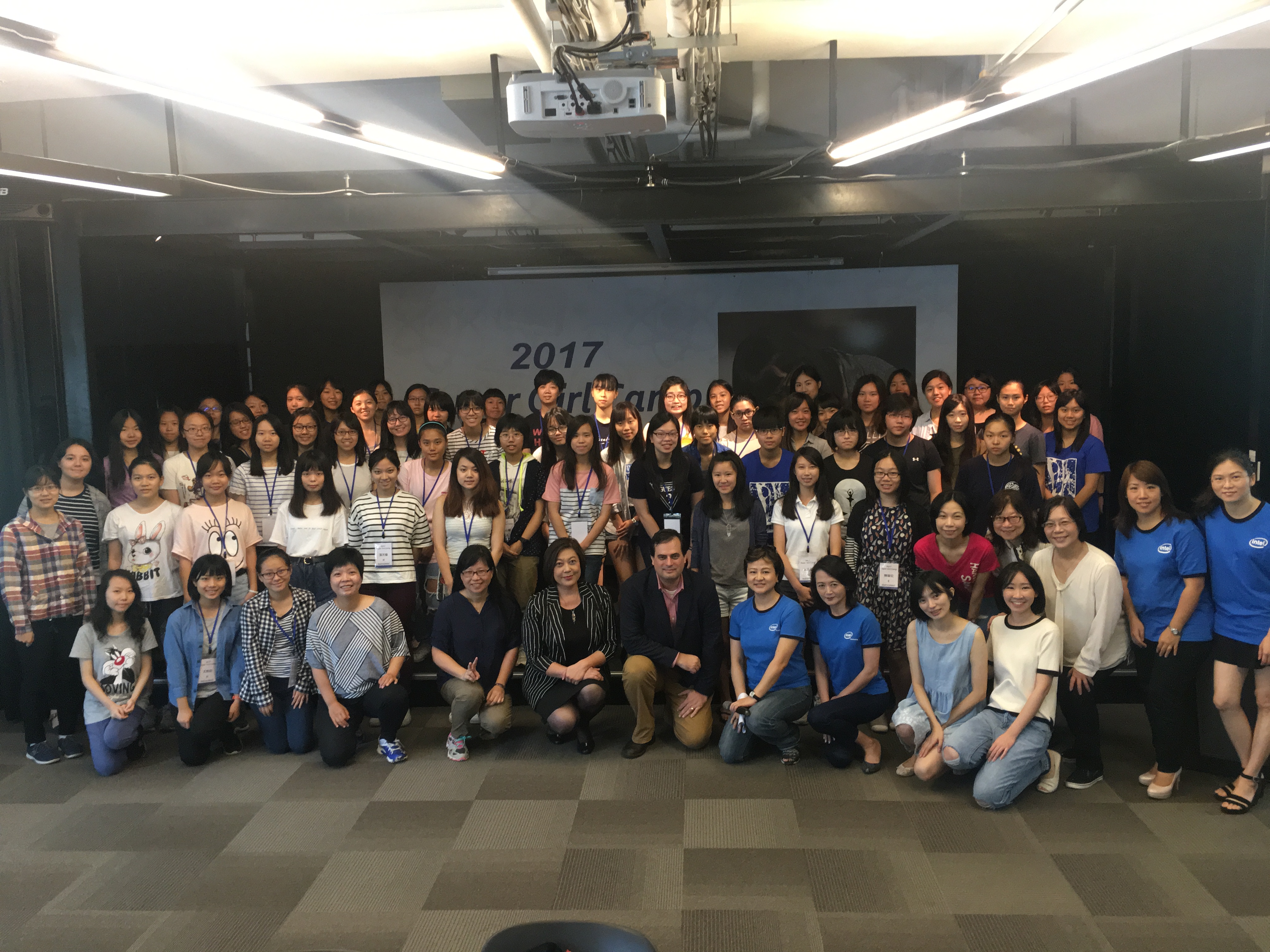 政院：Super girls 做自己，STEM 營中展創意 　共2張