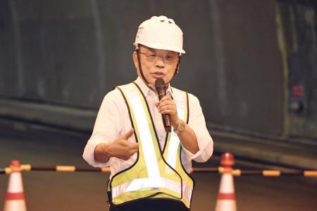 2019年8月6日行政院長蘇貞昌視察「台9線蘇花公路山區路段改善計畫」_1 　共4張