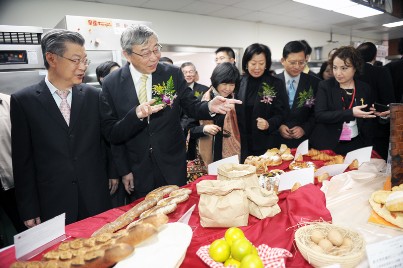 陳院長為穀研所50歲慶生 　共1張