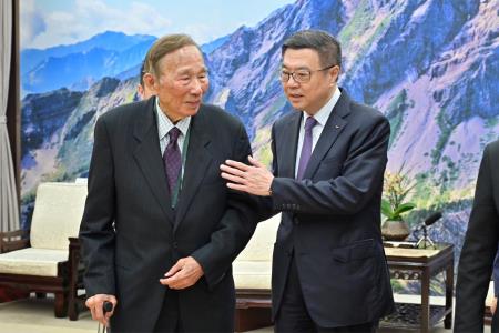 卓院長今(27)日接見「北美洲臺灣商會聯合總會回國訪問團」照片 共8張　共8張