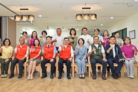 2024年7月22日行政院長卓榮泰視察屏東縣政府多層級樂活照顧服務園區。