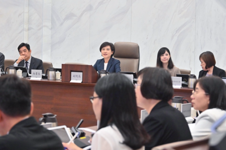 2025年8月28日行政院副院長鄭麗君主持行政院國家永續發展委員會第37次委員會議 　共6張