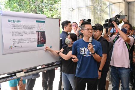 2024年8月2日行政院長卓榮泰視察視察高雄市立桃源國中災後復原情形5