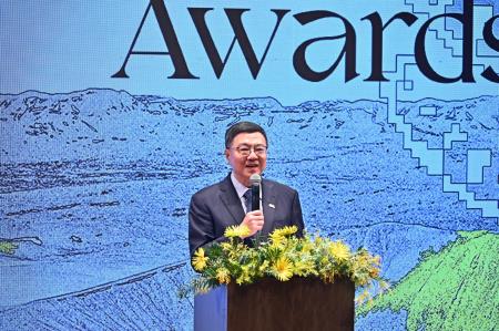2024年12月4日行政院長卓榮泰出席第九屆公共藝術獎頒獎典禮 _5_　共7張