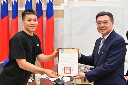 2024年9月9日行政院長卓榮泰出席「體育暨運動發展部諮詢小組第1次會議」
