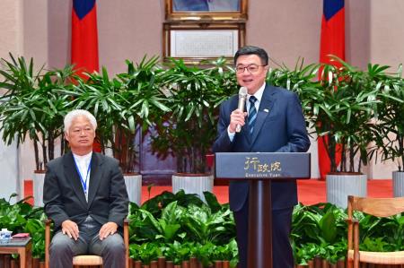 2025年1月8日行政院長卓榮泰接見「日本臺灣商會聯合總會回國訪問團」。　共8張