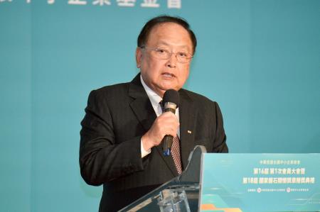 2026年6月23日行政院長卓榮泰出席「中華民國全國中小企業總會第16屆第1次會員大會暨第18屆國家磐石關懷獎章贈獎典禮」 　共6張