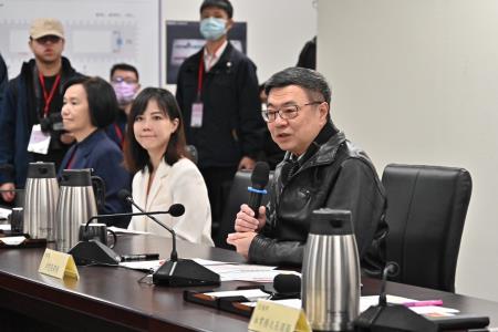 卓院長今（11）日視察桃園機場春節疏運整備作業照片 共10張　共10張