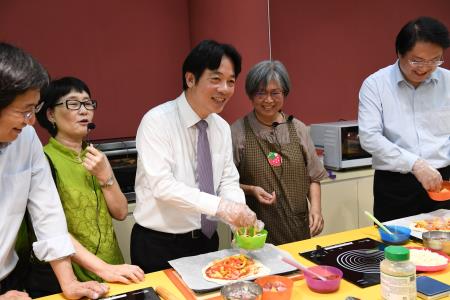 院長參訪基隆市祖孫館　共10張