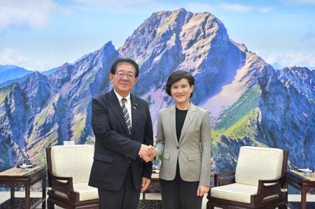 2024年8月27日行政院副院長鄭麗群接見日本金子恭之眾議員一行S__37019708_0　共4張