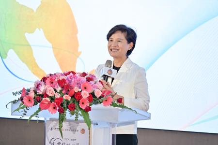 2024年8月23日行政院副院長鄭麗君出席「中華電信女籃五十週年慶典」　共5張