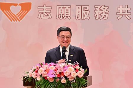 卓院長今（27）日​出席「​113年全國​績優志工表揚典禮」新聞照片 共8張　共8張