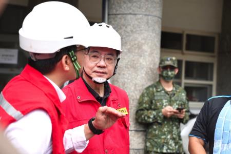 行政院長卓榮泰視察康芮颱風蘭嶼災損復原情形