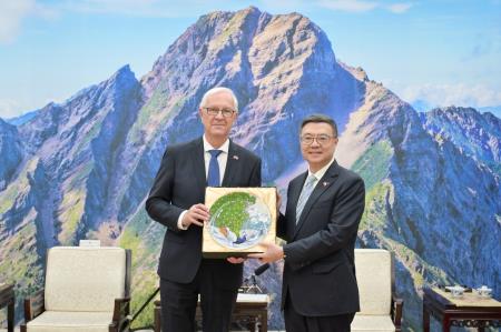 2024年6月12日行政院長卓榮泰接見捷克參議院德拉霍斯首席副參議長訪團一行 _3_　共5張