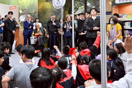 2026年2月5日行政院長卓榮泰參觀2026年第34屆台北國際書展 　共11張