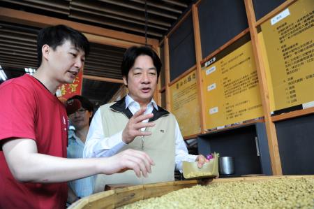 參訪新味醬油食品廠