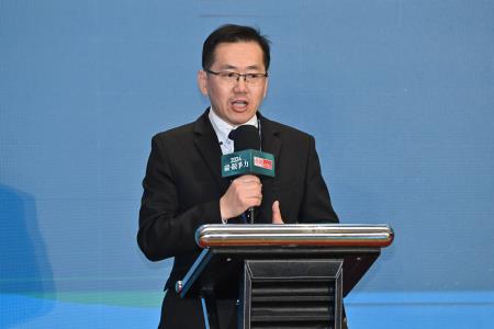 鄭副院長今(27)日出席商周2024碳競爭力100強頒獎典禮照片 共7張　共7張