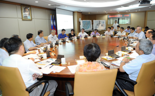 毛揆：全力掌握農損救助 協助農民渡過難關 　共3張