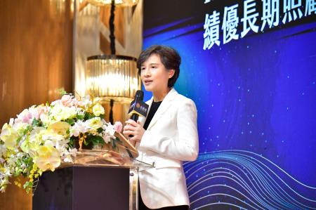 2025年12月10日行政院副院長鄭麗群出席114年度衛福部金顧獎表揚典禮 　共6張