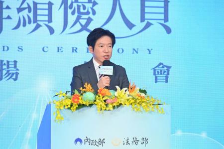 2026年8月21日行政院秘書長張惇涵出席114年調解案件榮獲中央各獎項績優人員表揚大會 　共6張