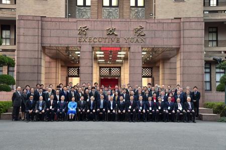 2023年11月20日行政院長陳建仁接見第34屆中日工程技術研討會日方專家學者一行。 　共9張