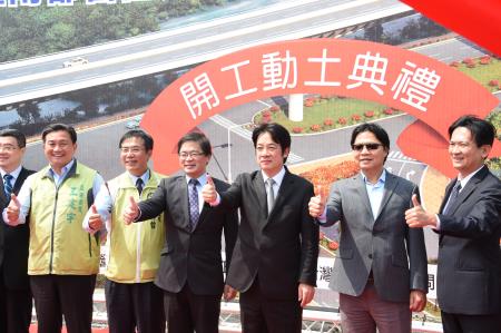107年3月17日行政院長賴清德出席台南都會區北外環道路第三期新建工程開工動土典禮3.JPG