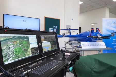 2025年5月17日行政院長卓榮泰參訪亞洲無人機AI創新應用研發中心S__139690044_0 　共10張