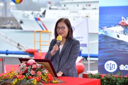 行政院副院長鄭麗君出席「1000噸級巡防艦第3艘連江艦交船暨第4艘CG1006命名下水聯合典禮」　共8張