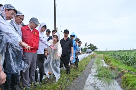 2024年7月26日行政院長卓榮泰視察臺南市高粱籽實農作災損情形