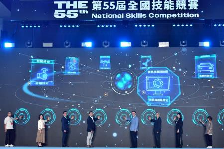 2025年7月16日行政院長卓榮泰出席「第55屆全國技能競賽開幕典禮」 　共8張