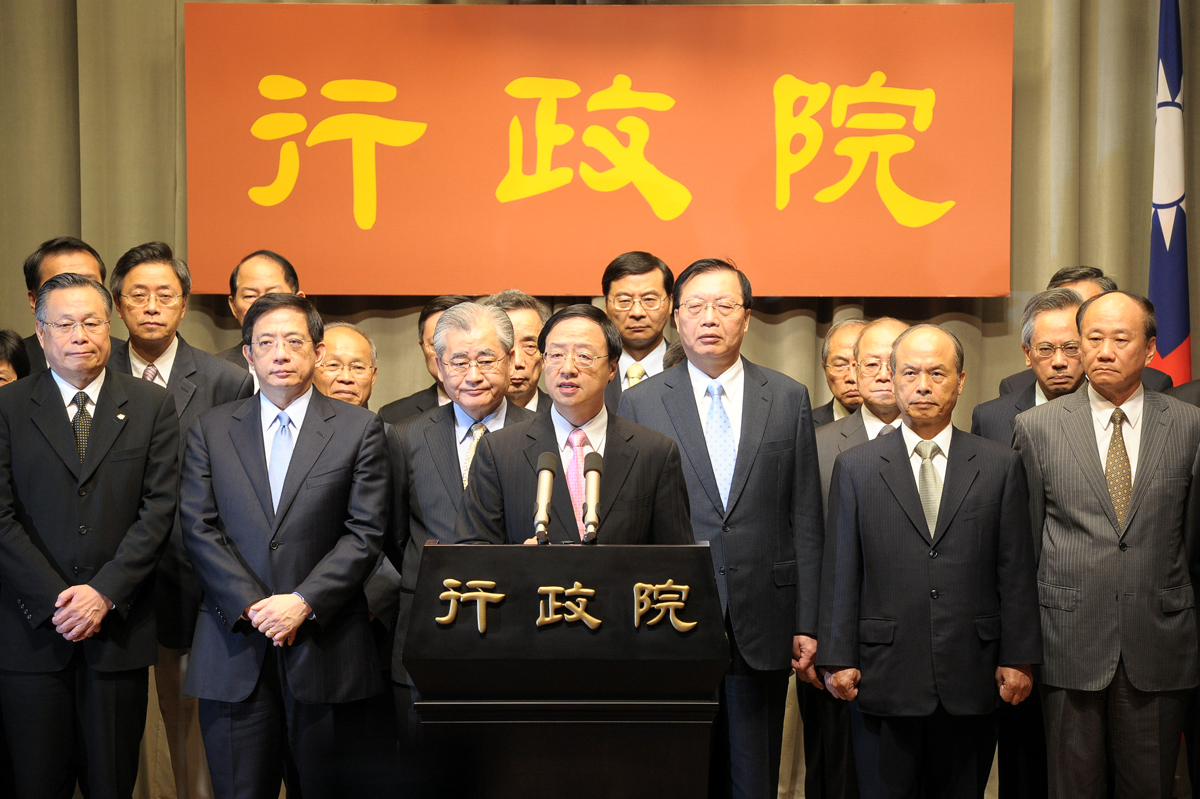 行政院院長江宜樺對民進黨提出不信任案之回應聲明:「臺灣的未來不能等」 　共2張