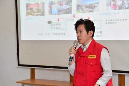 2025年9月28日行政院長卓榮泰赴中央災害應變中心前進協調所聽取最新救災情形彙報 　共8張