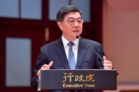 2026年6月3日行政院長卓榮泰接見「KidWind 2026風力能源世界賽台灣代表隊」一行 　共7張