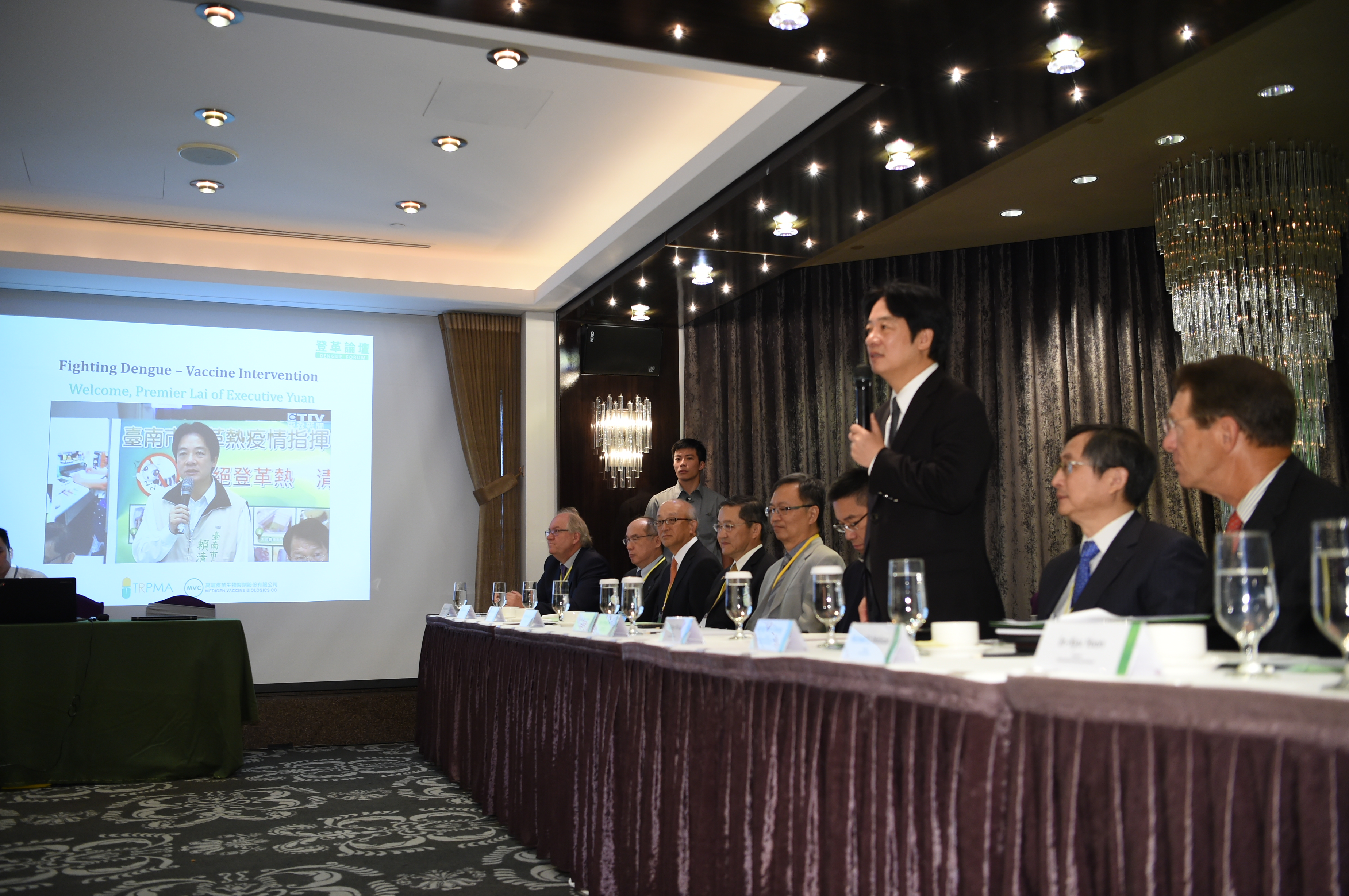 賴揆：積極推動疫苗研發　全力防治登革熱　共5張