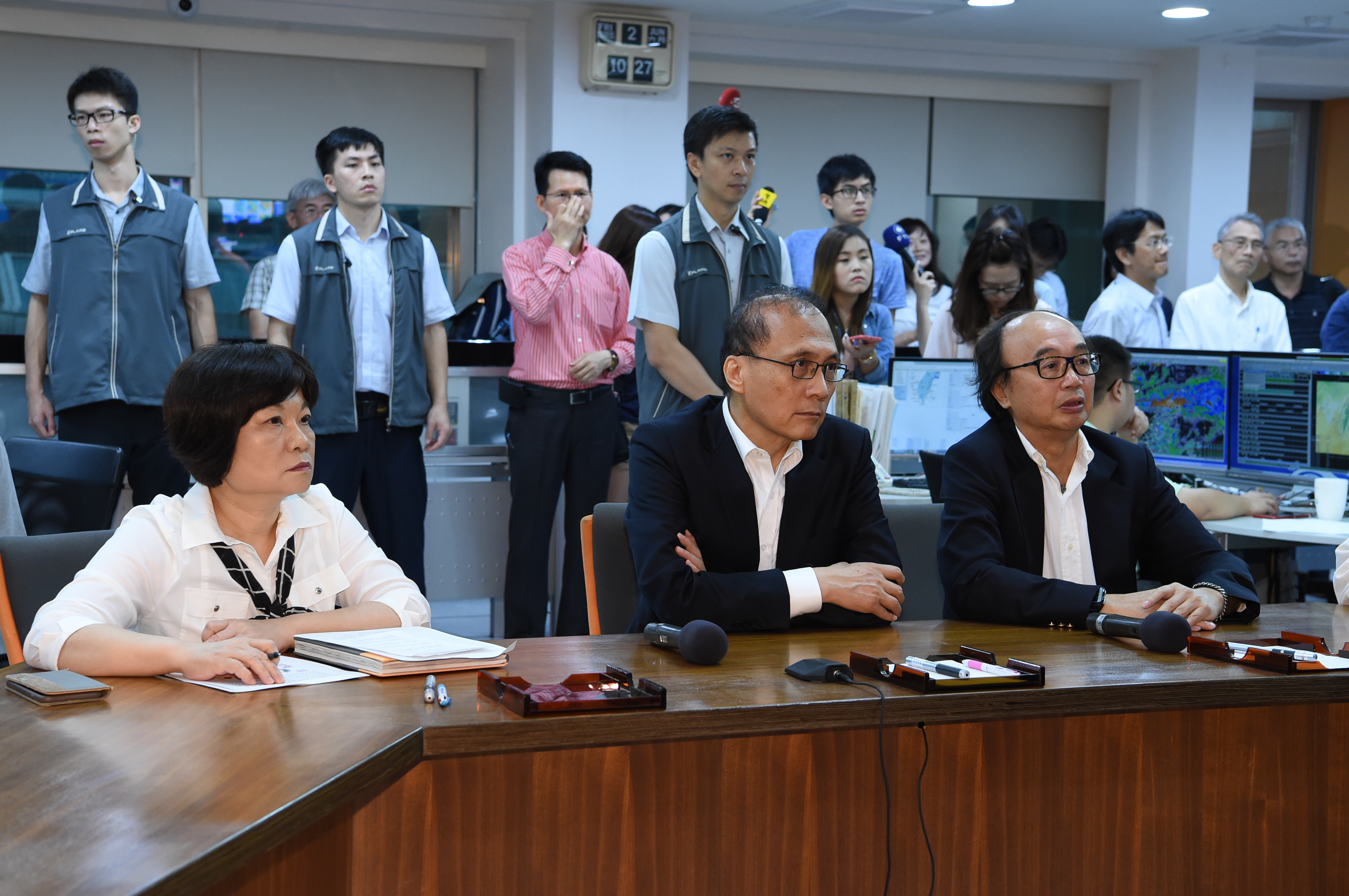 林揆視察中央氣象局 宣布開設中央災害應變中心 　共3張