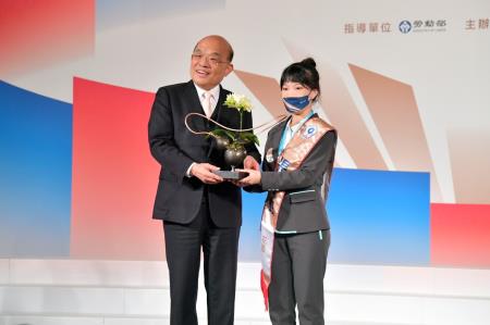 2022年12月12日行政院長蘇貞昌出席2022國際技能競賽代表團頒獎典禮　共6張