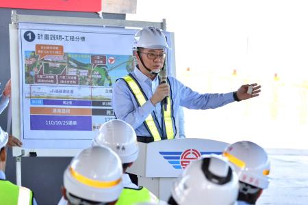 2024年6月29日行政院長卓榮泰視察淡江大橋建設計畫執行情形。　共9張