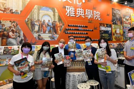2022年6月5日行政院長蘇貞昌參觀2022台北國際書展_7　共11張