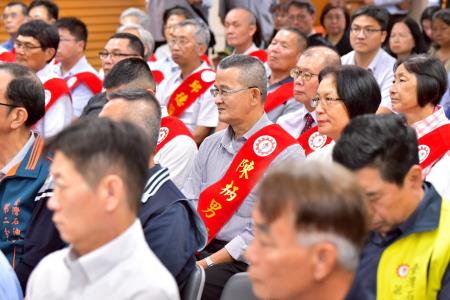 2026年4月29日行政院長卓榮泰出席「台灣石油工會115年模範勞工表揚大會」 　共5張