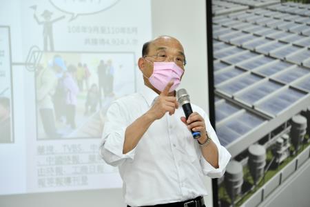 2021年9月4日行政院長蘇貞昌視察「台糖東海豐畜殖場」_2 　共5張