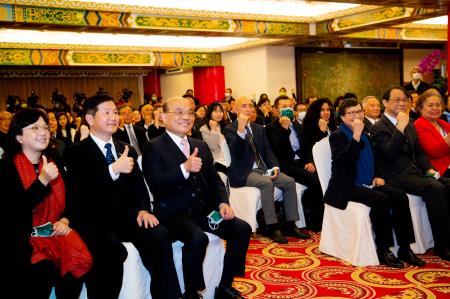 2020年12月9日行政院長蘇貞昌出席台灣觀光協會捐贈人年會暨64週年慶祝茶會S__137584856　共2張