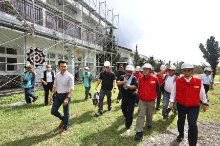 行政院長卓榮泰視察康芮颱風蘭嶼災損復原情形