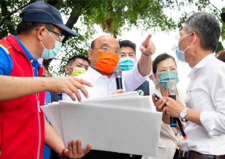 20210910行政院長蘇貞昌視察視察雲林縣有才寮排水在地滯洪設施4.jpg