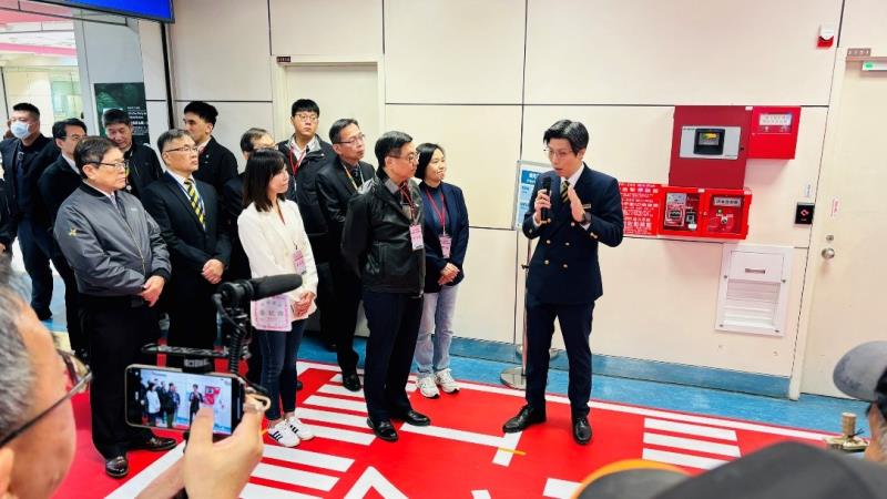 行政院長卓榮泰視察桃園國際機場非洲豬瘟邊境管制情形 　共2張