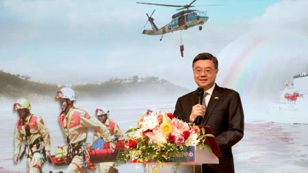 2025年11月3日行政院長卓榮泰出席「114年搜救有功人員表揚暨AI智慧搜救派遣系統中程計畫成果記者會」　共8張