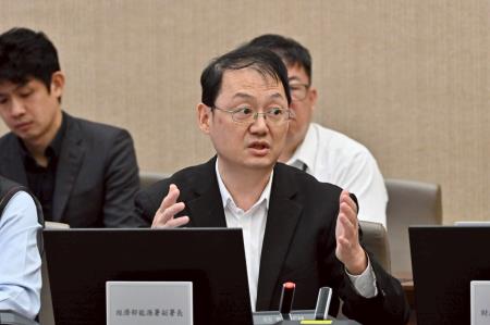 2025年4月23日行政院長卓榮泰主持本院114年第2次治安會報S__25518150_0 　共6張