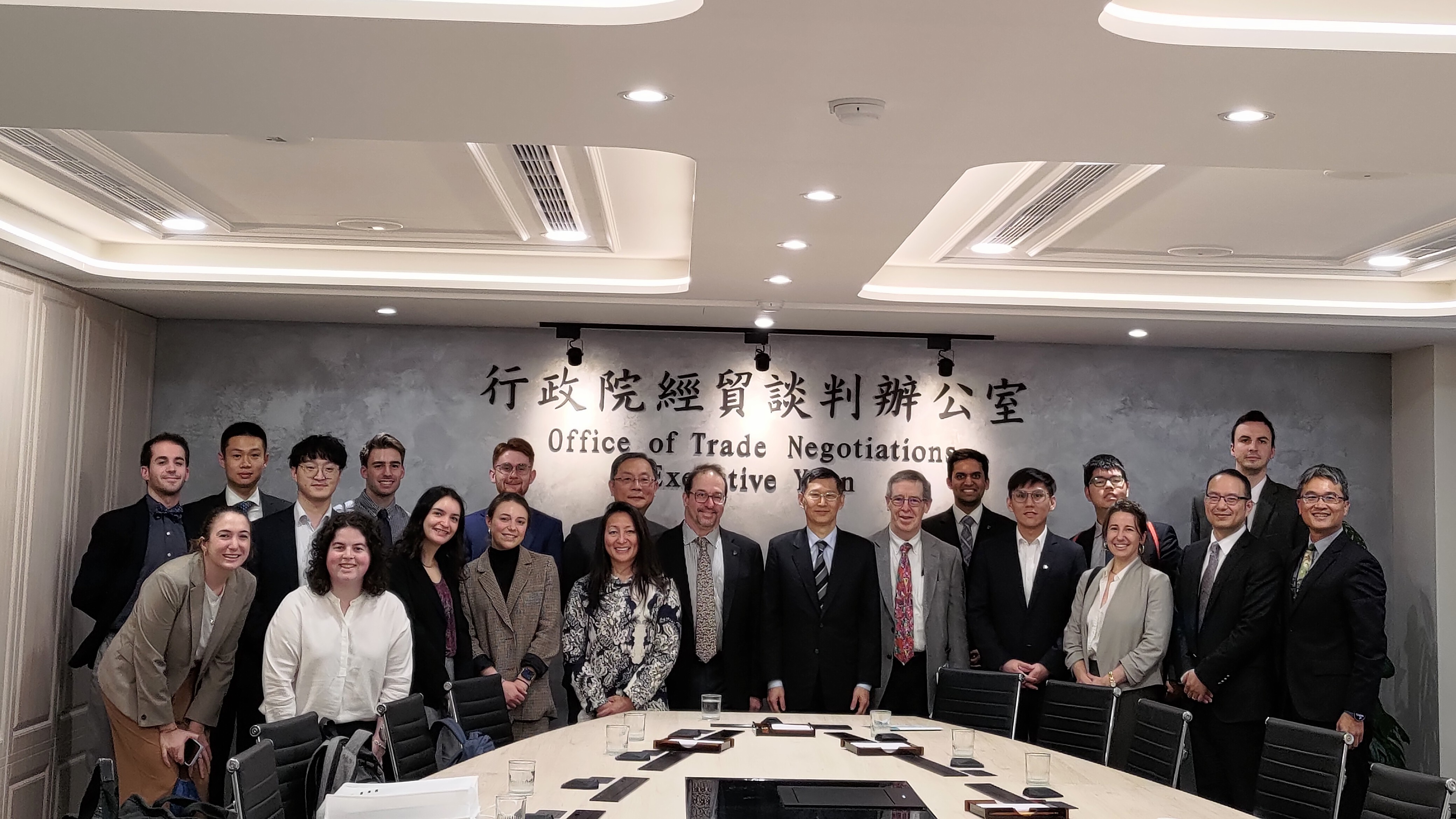 著名兩岸事務專家 David Keegan and Andrew Mertha 及他們的學生團